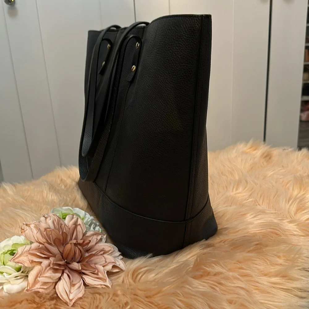 Cole Haan Black Leather Shoulder Tote Bag & Gold Sz LG LIKE NEW! 45% OFF!